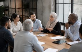 الحوار المجتمعي يتصدر أدوات تطوير السياسات العامة